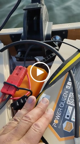 Customer video review of Batterie LiFePO4 12V 100Ah Basse Température de Power Queen avec Bluetooth pour les Moteurs de Pêche à la Traîne