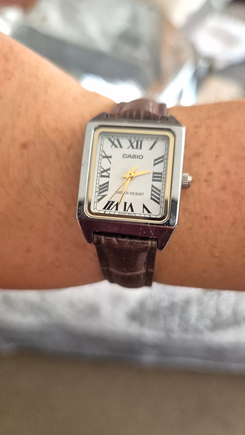 Customer photo review of Reloj Casio Tank Análogo LTP-V007L-7B2UDF Cuero Dial Blanco