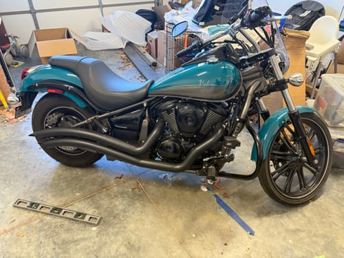 Customer photo review of 44L - Lamellar Stallion Extra Large Kawasaki Vulcan 900 Custom VN900C Painted Motorcycle Hard Saddlebags