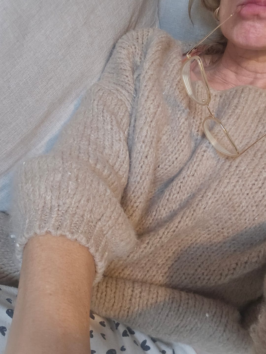 Customer photo review of Casual Off-Shoulder Pullover