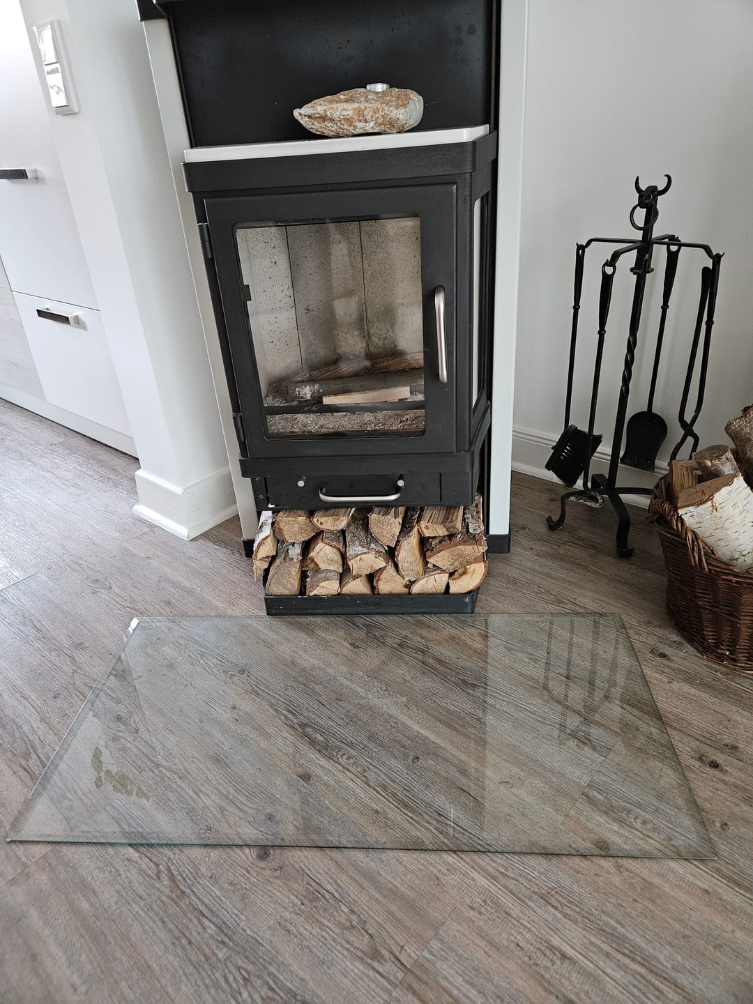 Customer photo review of Glasplatte Kamin, Funkenschutzplatte Glas für Kaminofen - Rechteck