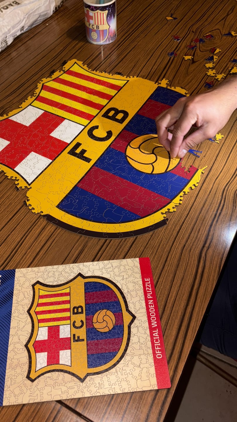 Customer photo review of Logo FC Barcelona® - Puzzle en Bois