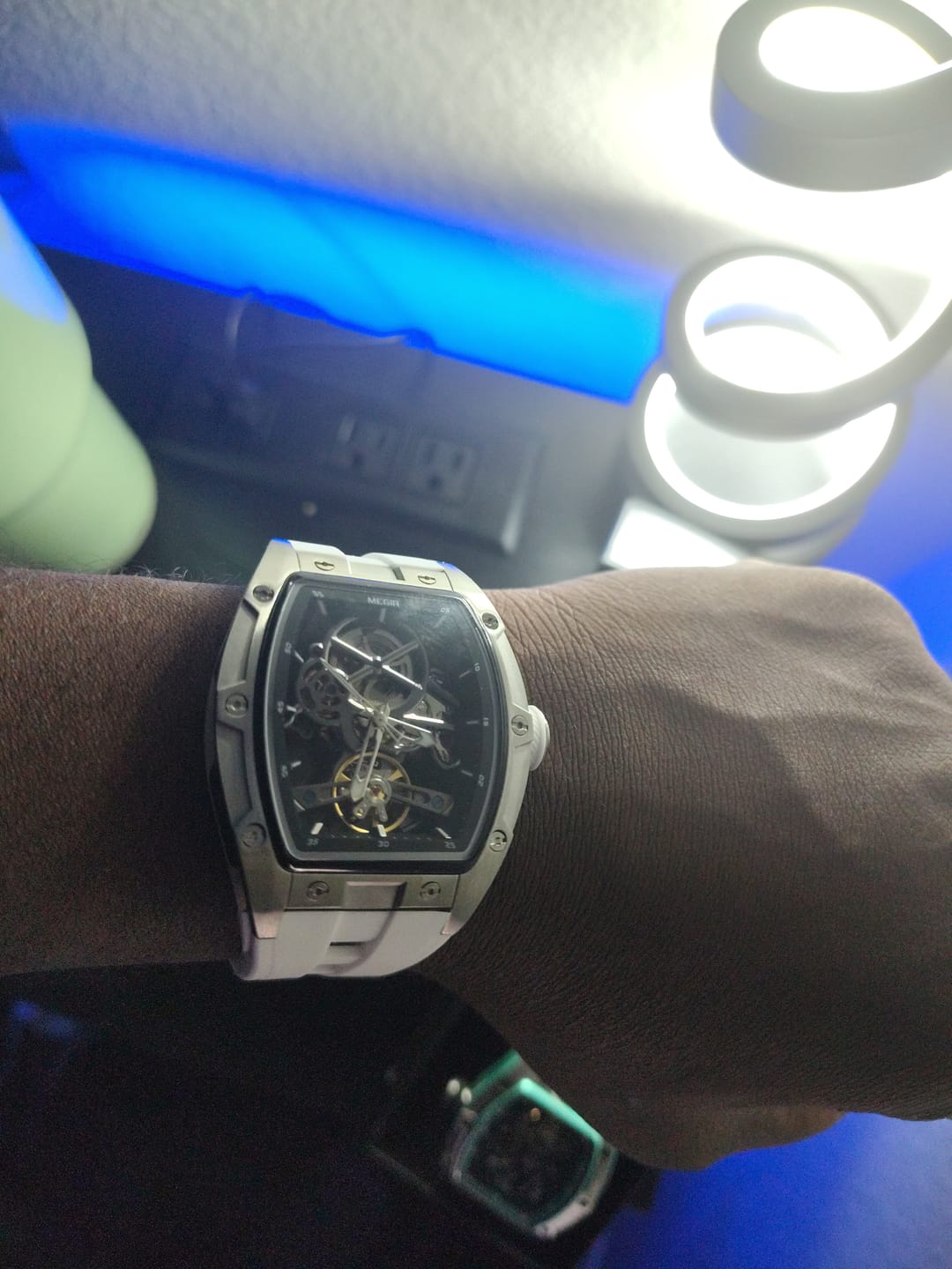 Customer photo review of Latest Luxury Design -Skeleton Face With Rubber Strap Mechanical Movement Waterproof Watch