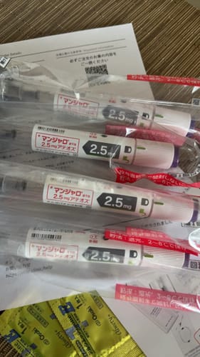 レビュー投稿者がelifeショップギフトカードで購入した複数の注射ペン。