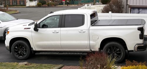 Customer photo review of Rough Country 47120580B Hard Low Profile Bed Cover | 5'10" Bed | Chevy/GMC Sierra 1500 (19-26)/Silverado 1500 (19-26)