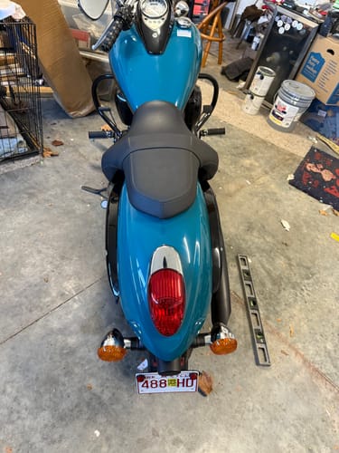 Customer photo review of 44L - Lamellar Stallion Extra Large Kawasaki Vulcan 900 Custom VN900C Painted Motorcycle Hard Saddlebags