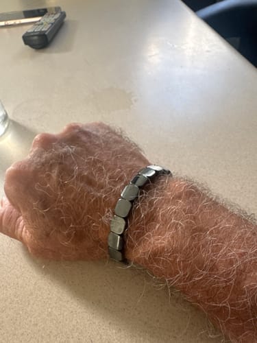 Customer photo review of Pulsera Hora Hematita