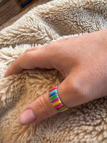 Customer photo review of MULTICOLOUR THICK RING