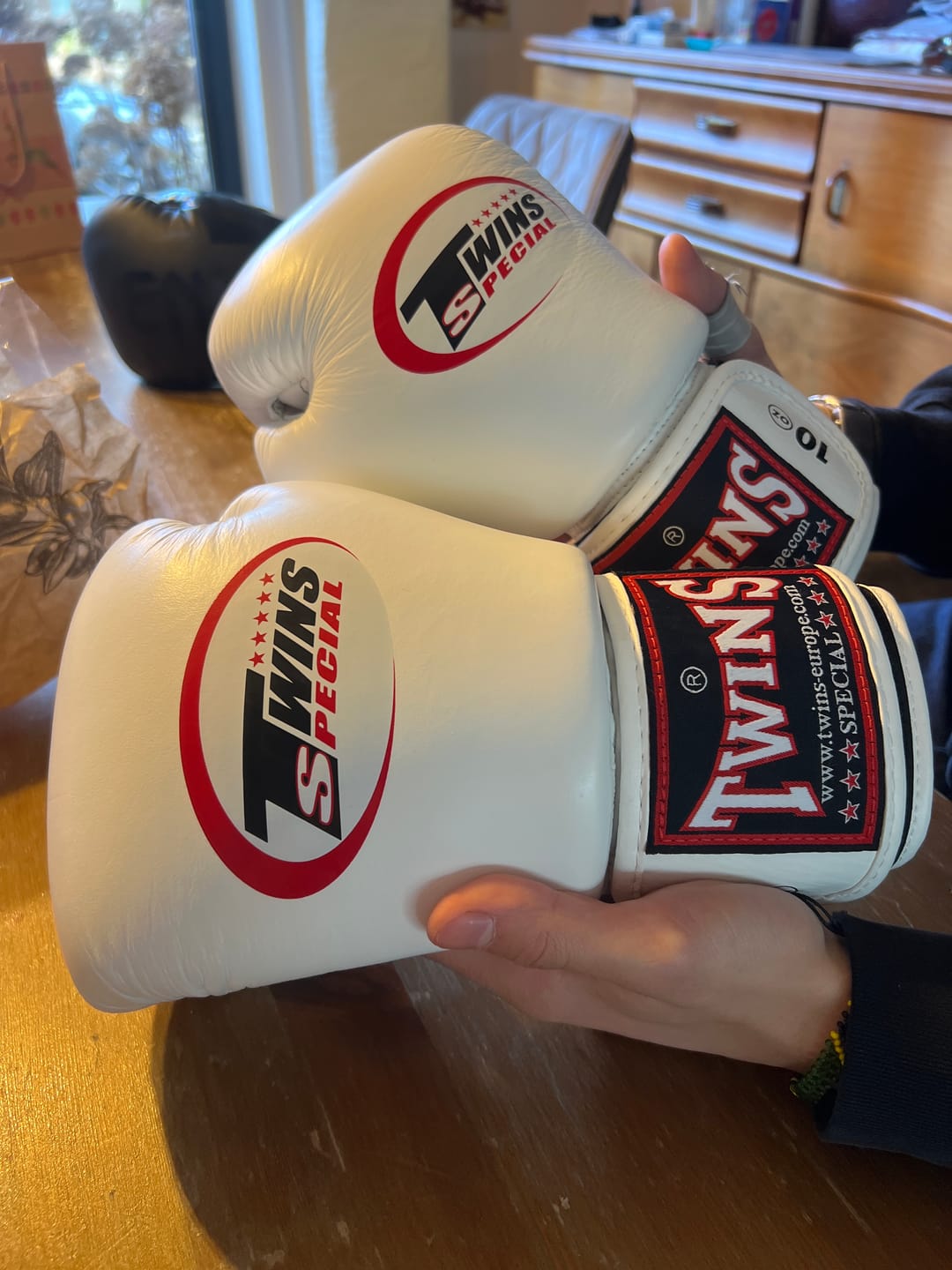 Customer photo review of Twins Boxhandschuhe BGVL3 - Weiss