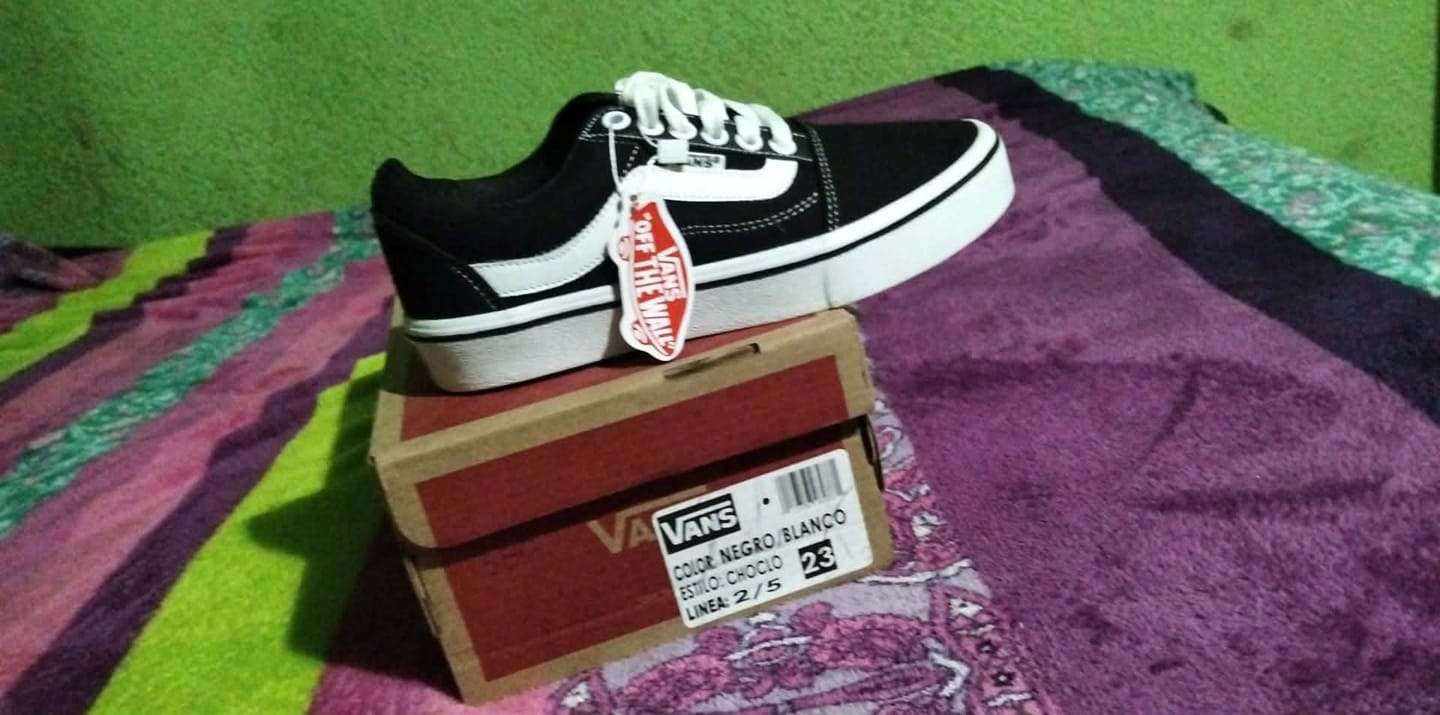 Customer photo review of Tenis 175 Choclo Negro Blanco