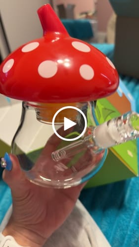 Customer video review of Sporeo – Mushroom Mini Bong