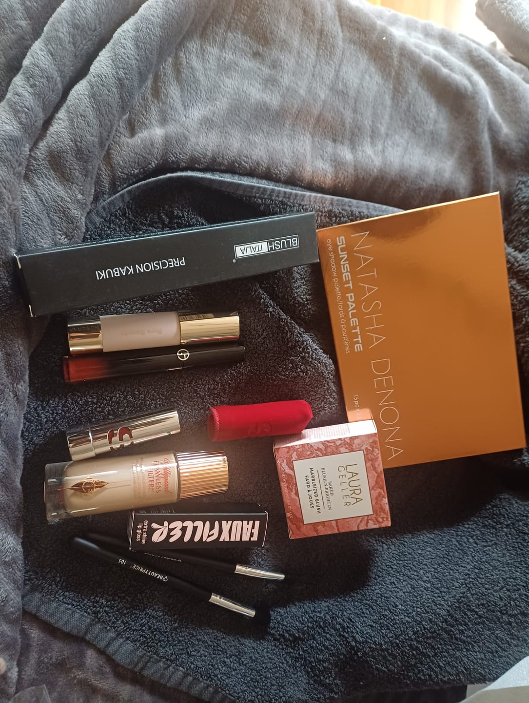 Customer photo review of Mystery Box LIVE #8  |