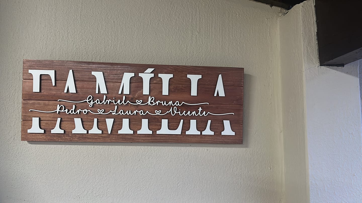 Customer photo review of Placa da Família Personalizada