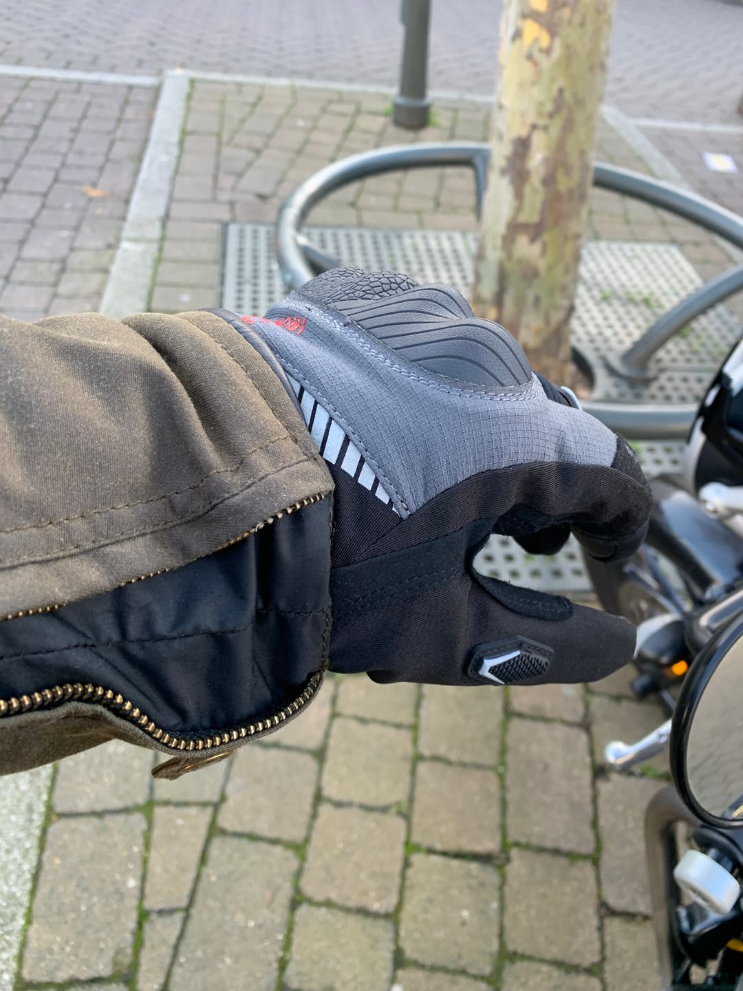 Customer photo review of RIDEIRON Winter Waterproof Rechargeable Smart Heated Motorcycle Gloves | MG7501H