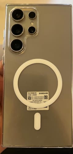 Customer's Anti Yellow Magsafe Clear Case on a Samsung S24 Ultra, showing the transparent back and white MagSafe ring.