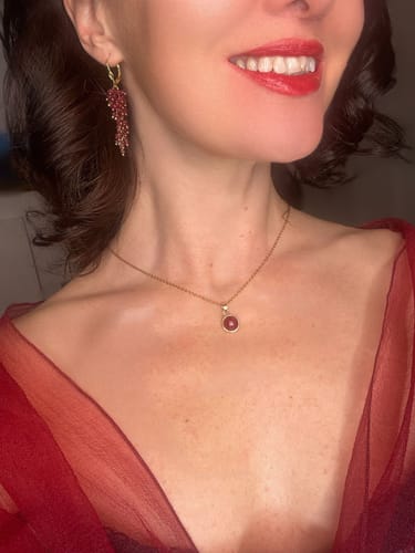 Customer photo review of Rubin Halskette | 18k Goldlegierung