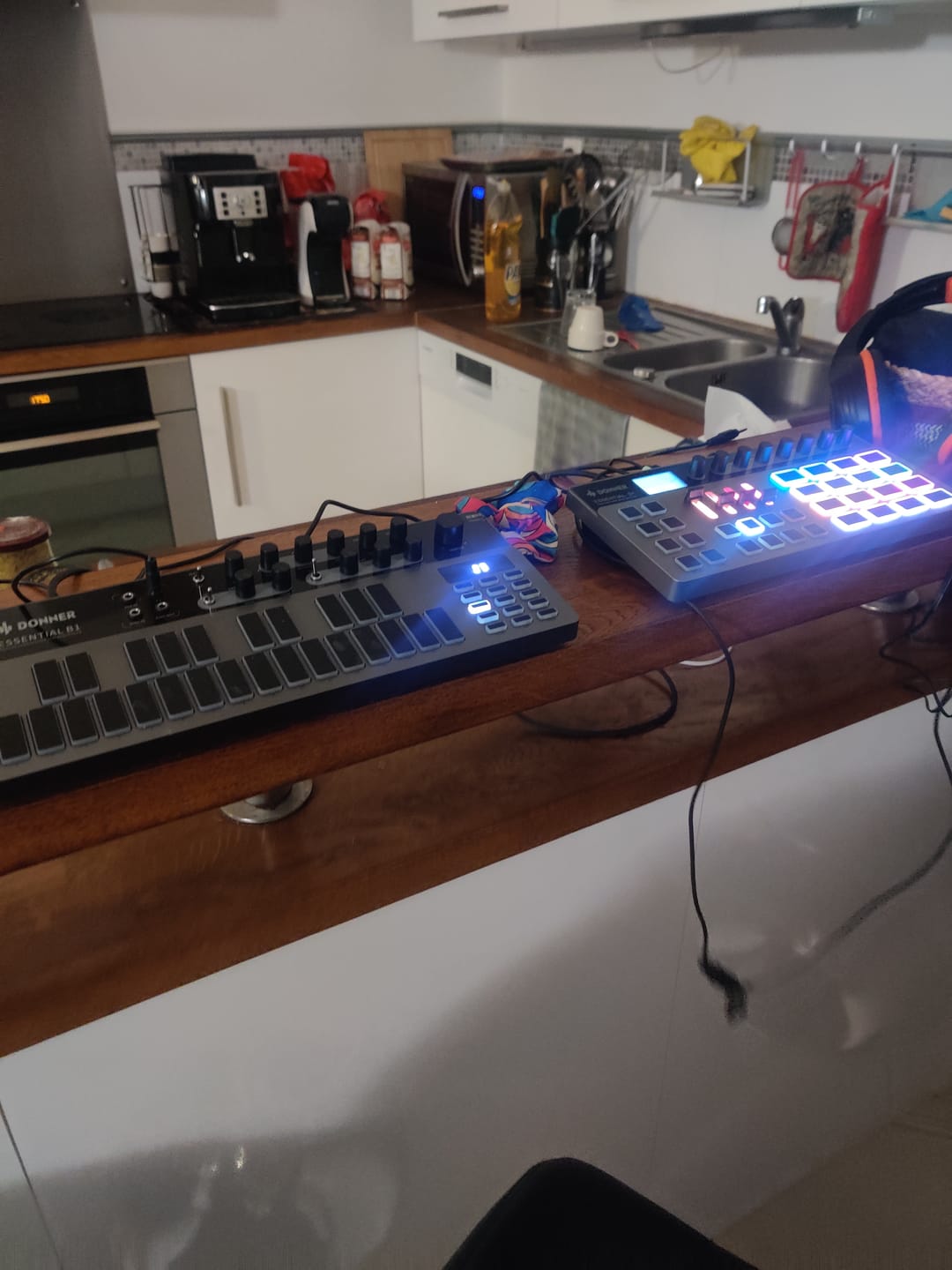 Customer photo review of Donner Essential B1 Synthétiseur de basse analogique