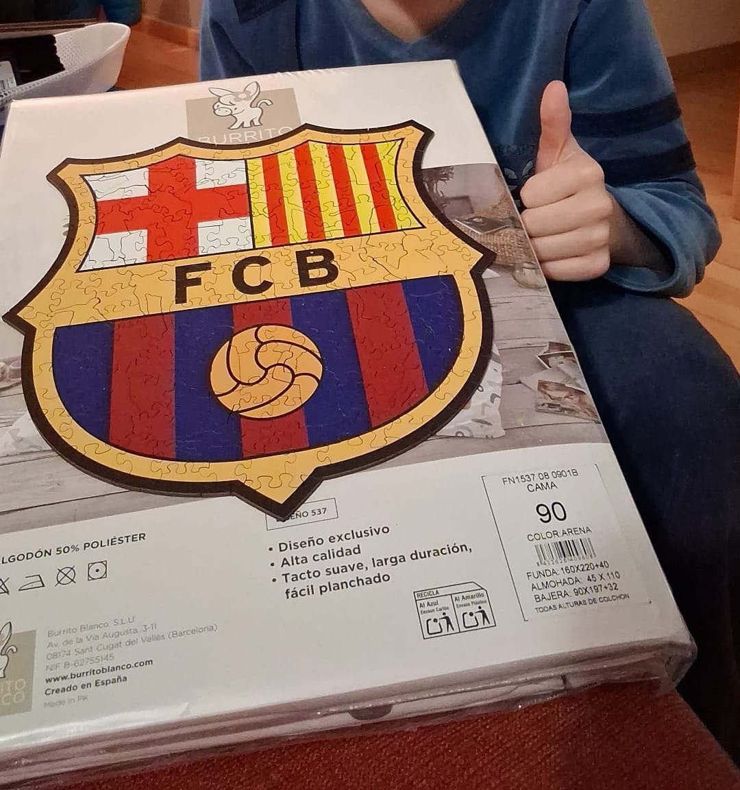Customer photo review of FC Barcelona® Logo - Puzzle de Madera