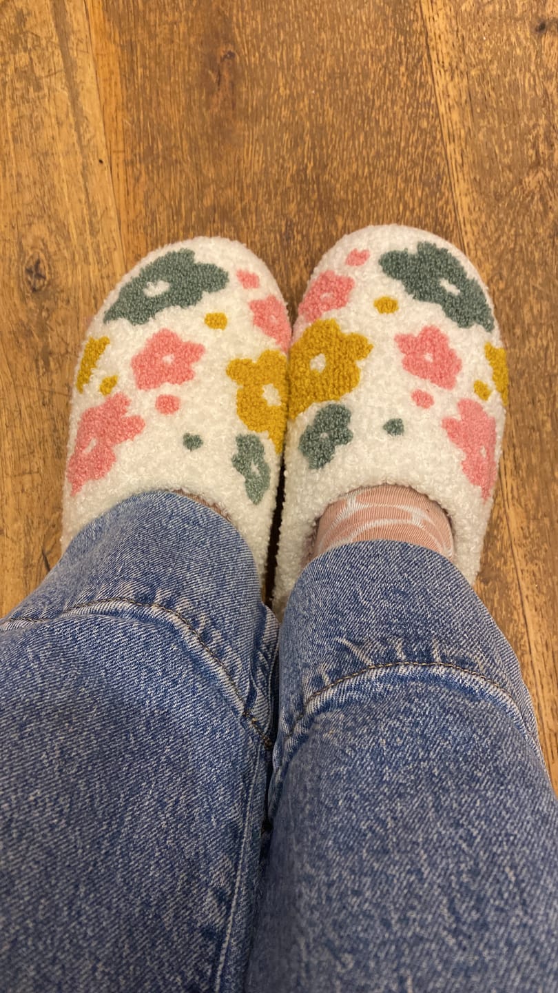Customer photo review of Livia Flower Slippers