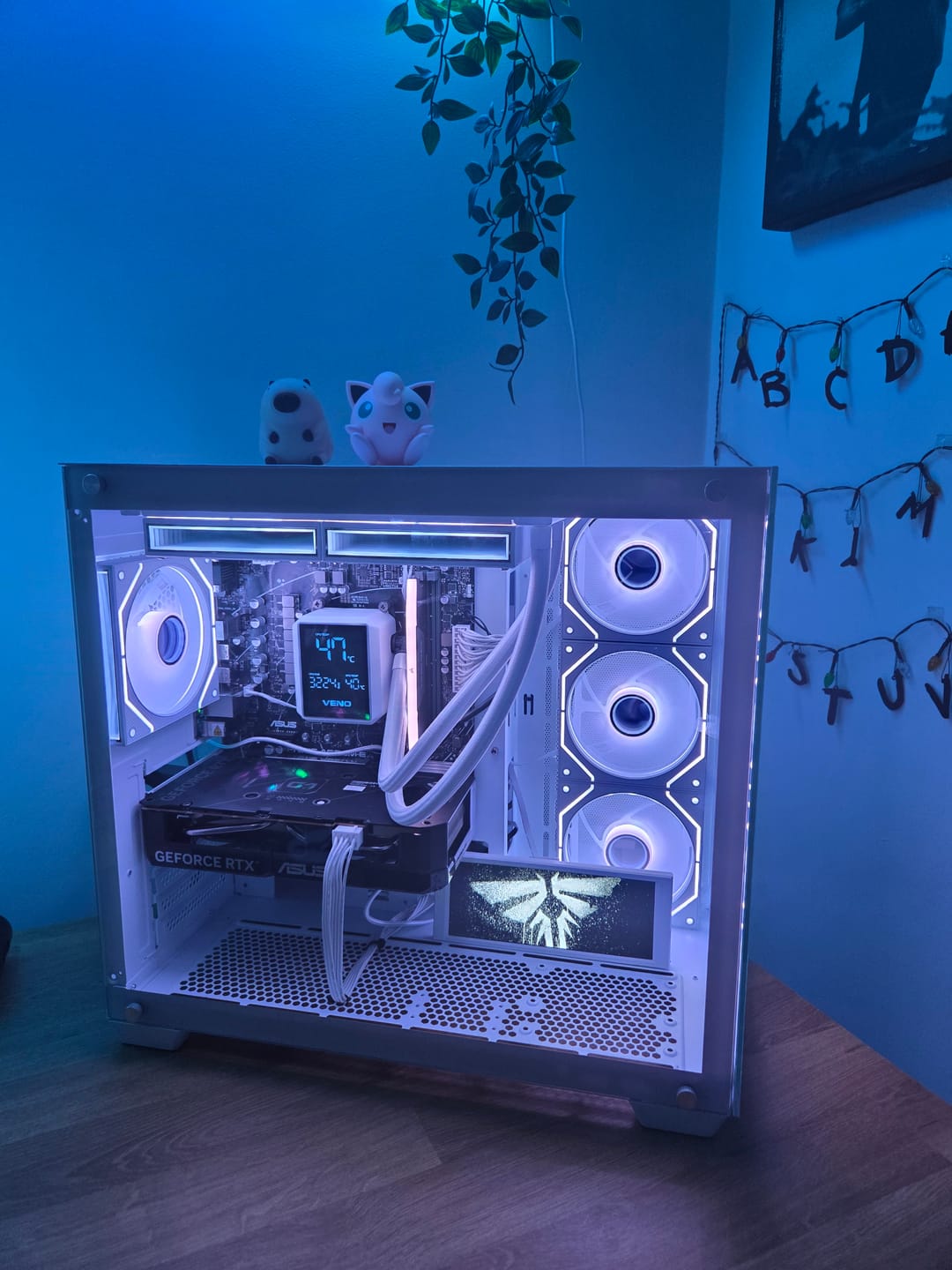 Customer photo review of Nemesis White - AMD Ryzen 5 7500F DDR5 16GB RAM Dual GeForce RTX 5060 8GB GDDR7 AI Ready T6-MS409