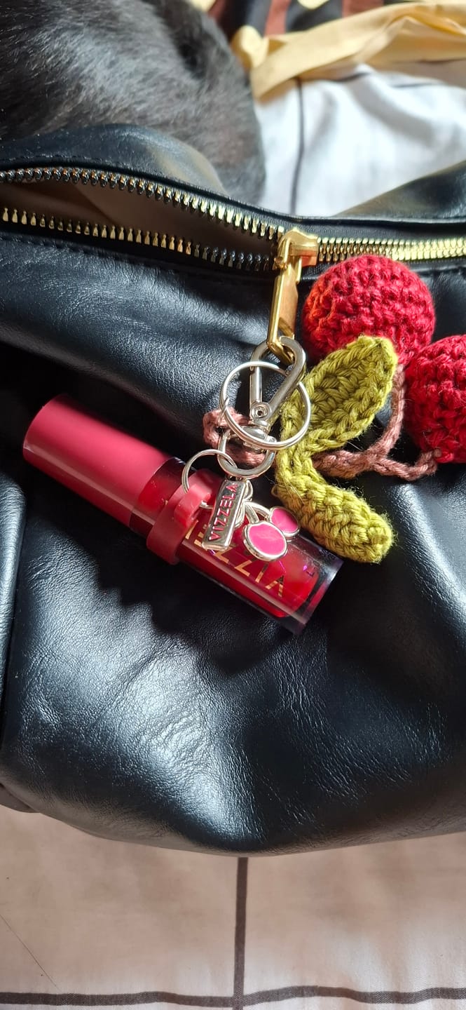 Customer photo review of Cherry Gloss - Vizzela