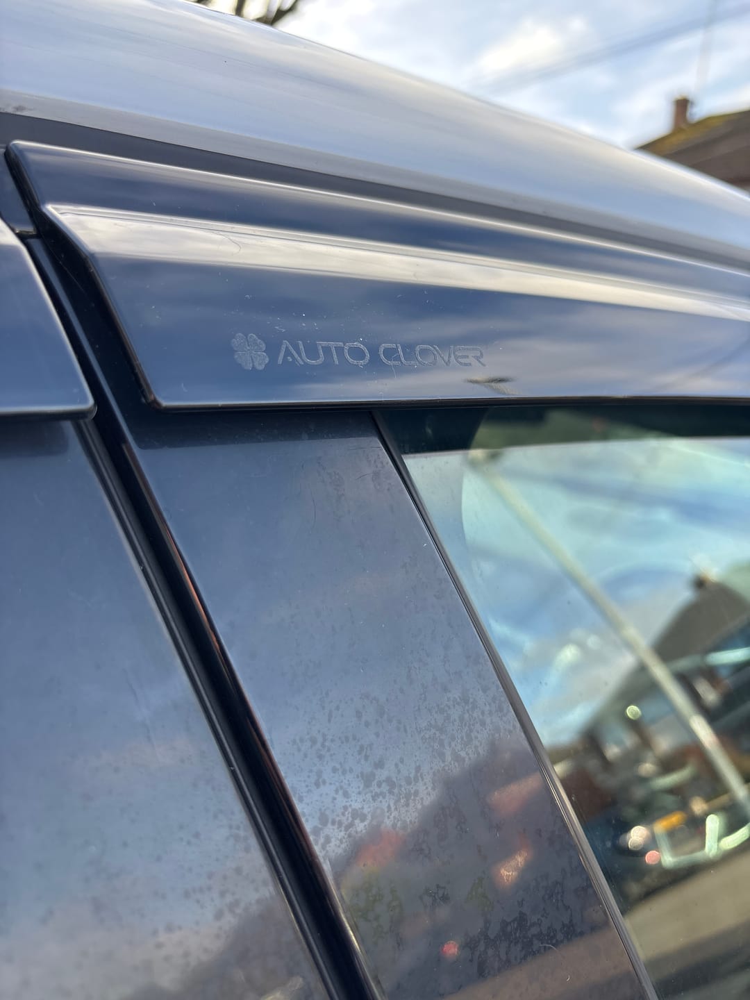 Customer photo review of Auto Clover Wind Deflectors for Land Rover Discovery Sport 2014+ (6 pcs)