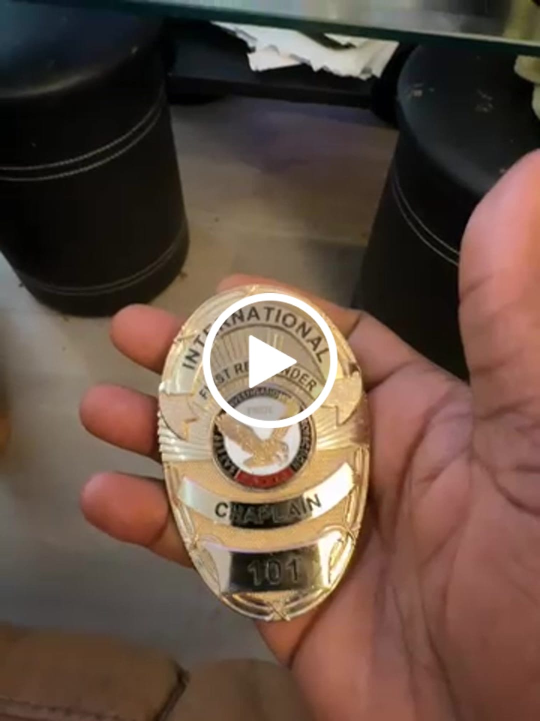 Customer video review of Customizable Badge MA18