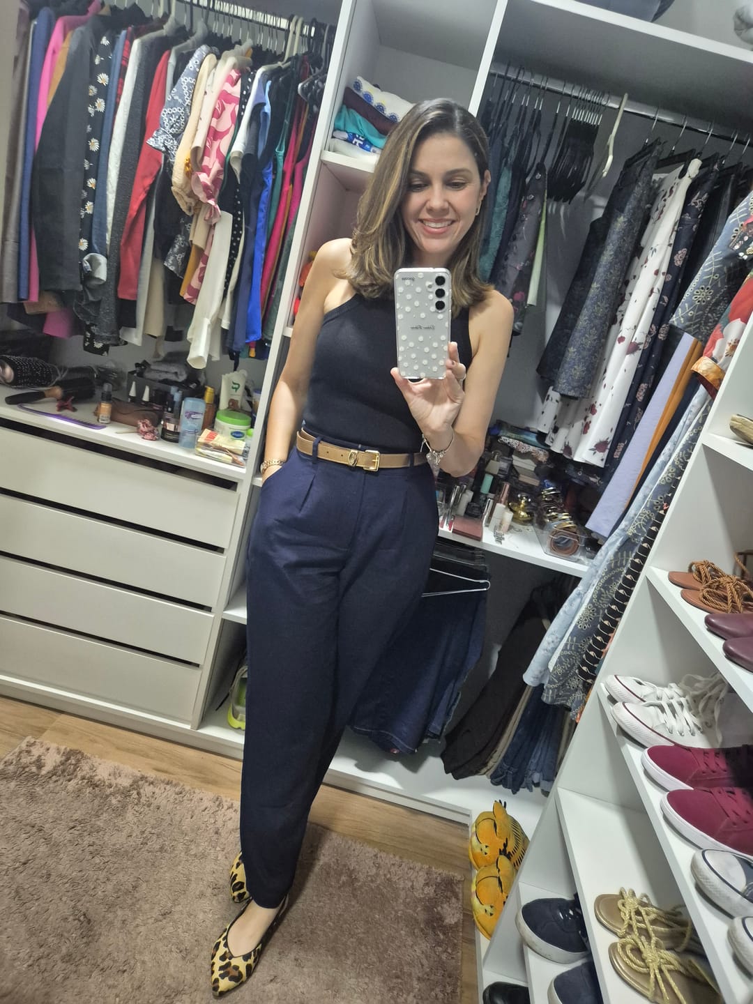 Customer photo review of Calça Slouchy Íris Azul Escuro