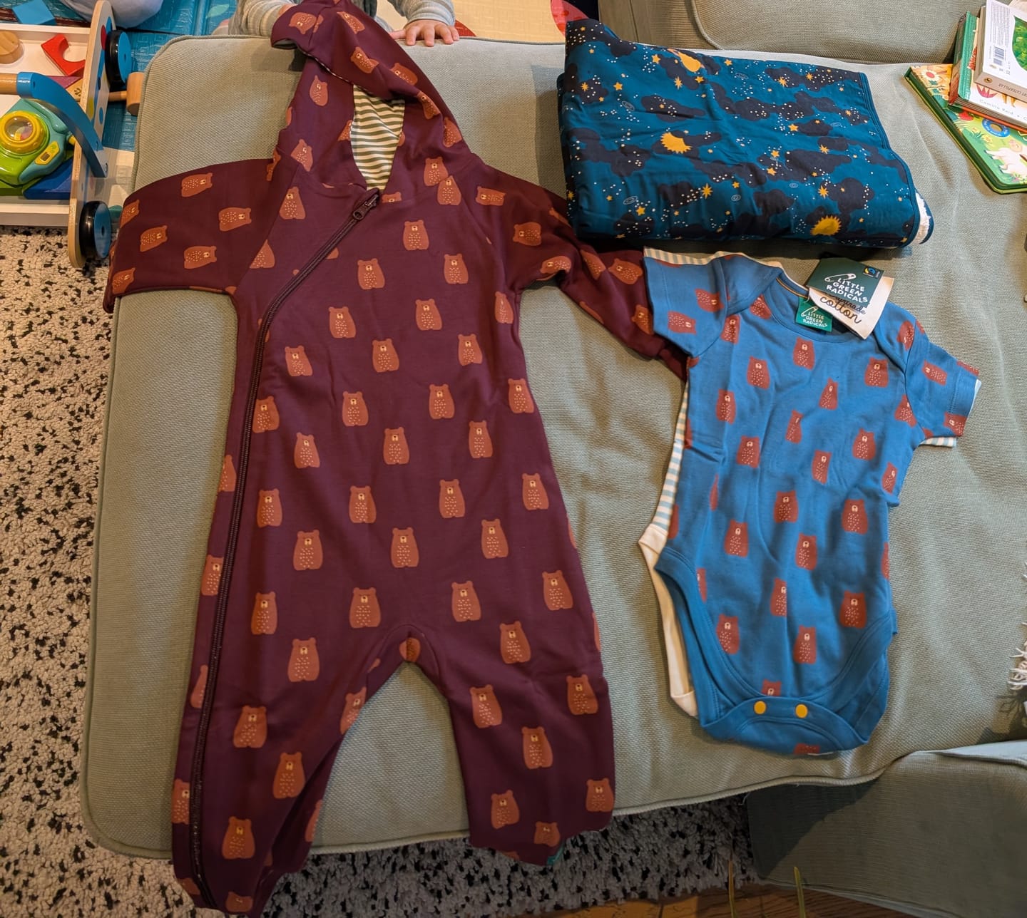 Customer photo review of Teddy Bears Organic Baby Bodysuit Set 2 Pack