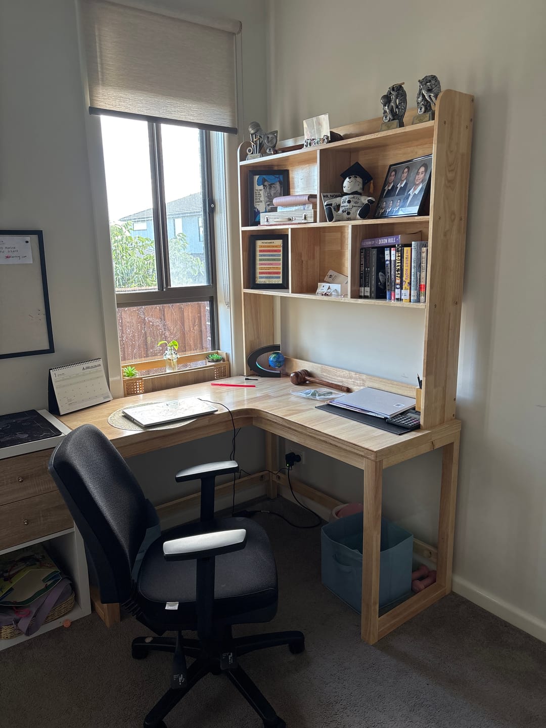 Customer photo review of Ruger Ultra-Minimalist Solid Wood Corner Desk/Wood Study Desk with Bookshelf
