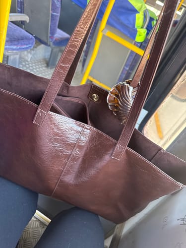 Reseña con foto de un cliente sobre Cartera De Hombro Woman Icons