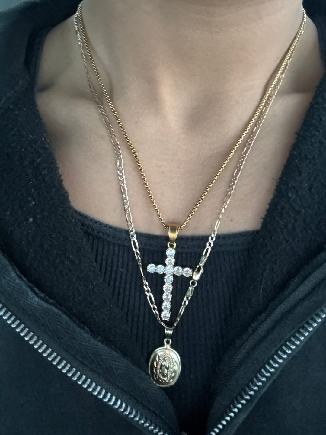 Customer photo review of Croix Iced Pendentif (Or)