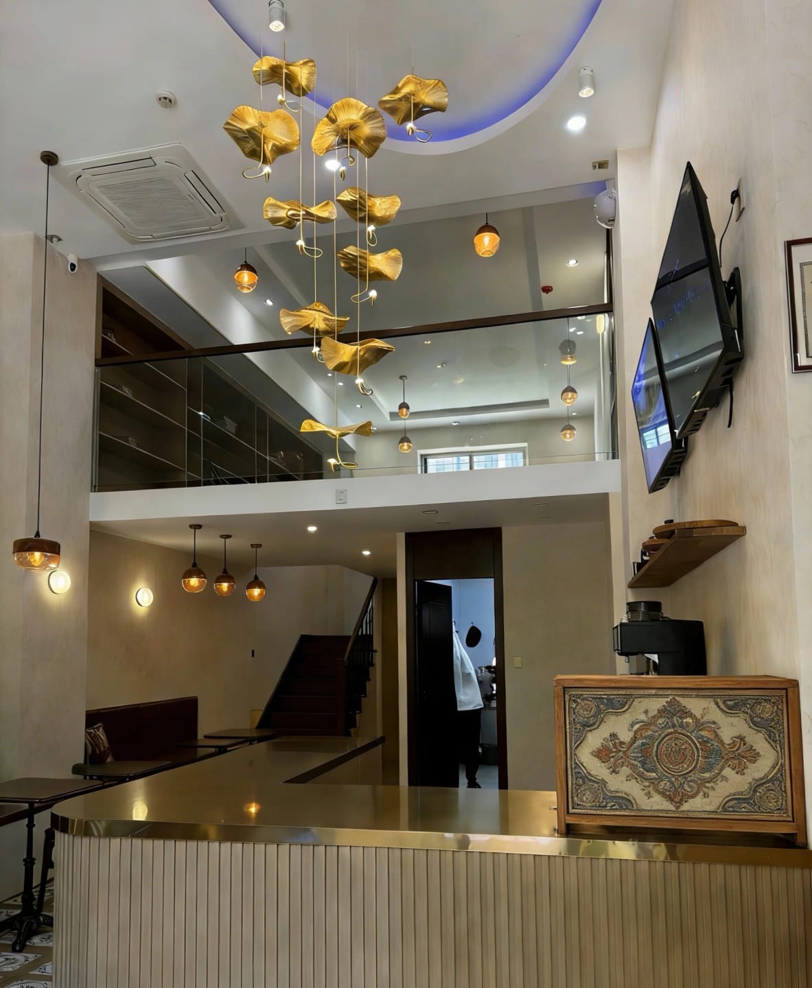 Customer photo review of Jenissa Vintage Staircase Chandelier