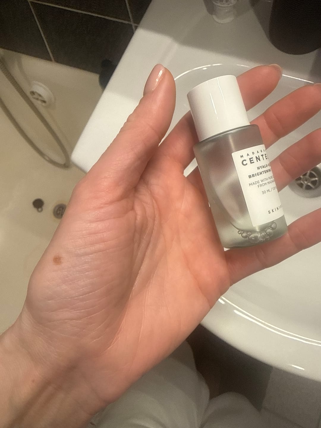 Customer photo review of Mitrinošs toniks ar Gotu Kola un hialuronskābi Skin1004 Madagascar Centella Hyalu-Cica Brightening Toner