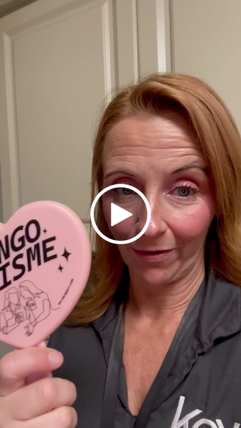 Customer video review of 'Tengo Chisme' -  Pink Heart Shaped Makeup Hand Mirror Travel Friendly (LIMITED EDITION)