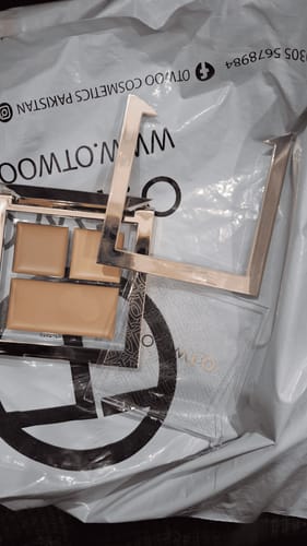 Customer photo review of O.TWO.O HAUTE CREAMY CONCEALER PALETTE