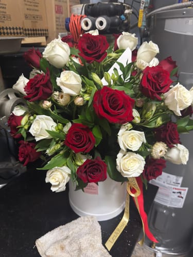 Customer photo review of 50 Box - Red & White Roses
