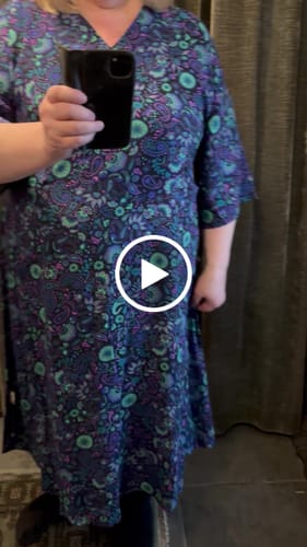 Customer video review of Viskosklänning Vera Fyrverkeri Ecovero