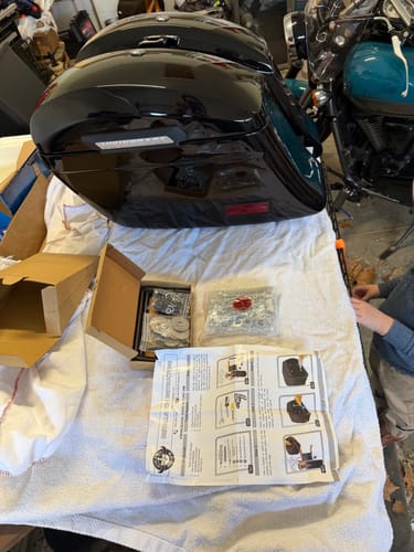 Customer photo review of 44L - Lamellar Stallion Extra Large Kawasaki Vulcan 900 Custom VN900C Painted Motorcycle Hard Saddlebags