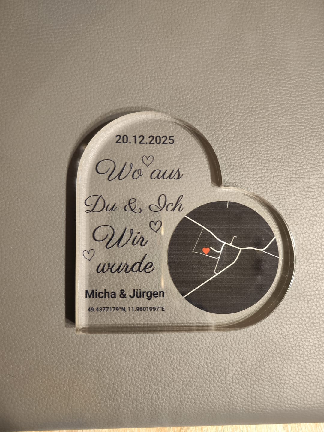 Customer photo review of Wo alles begann - Personalisiertes Herz aus Acrylglas (15x15)