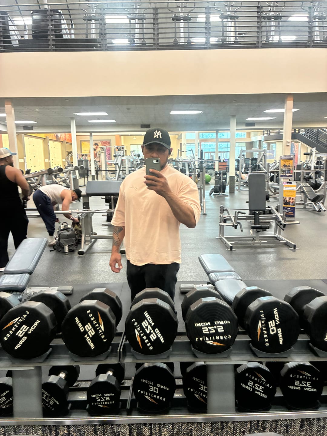 Customer photo review of 464 Skyline Super Sized Tees