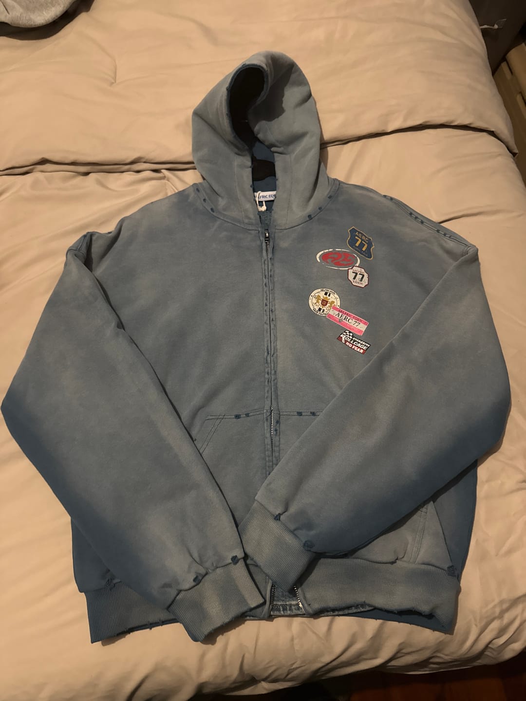 Customer photo review of Aelfric Eden Badge Boxy Zip Up Hoodie