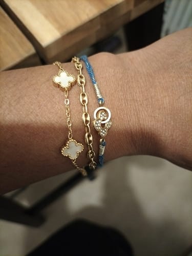 Customer photo review of Bracelet trèfle à quatre feuilles avec gravure