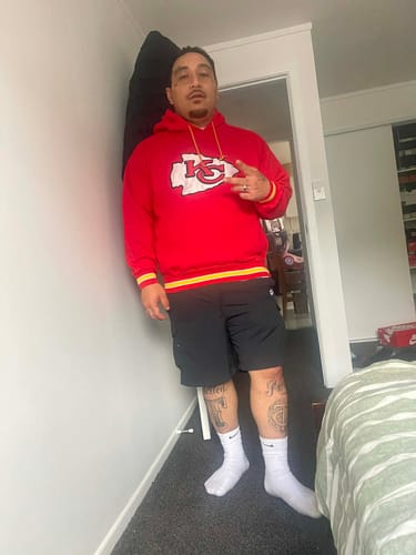 Customer photo review of Vintage 90s Red Starter Kansas City Chiefs Hoodie (L)