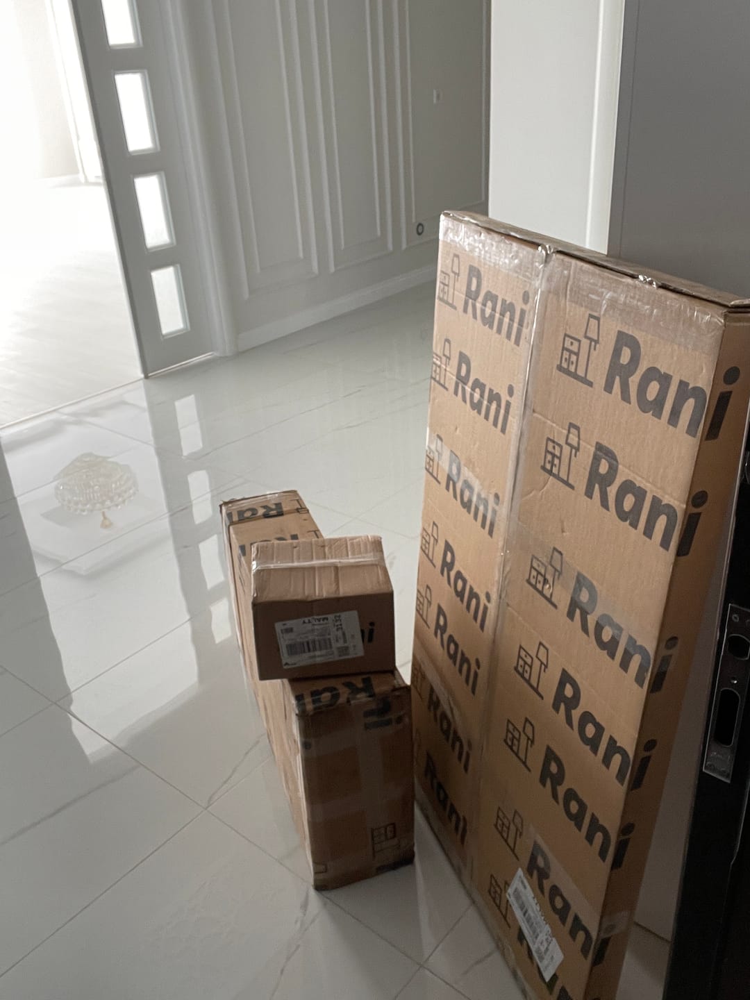 Customer photo review of Rani JE155 Işıklı Kahve Köşesi Çekmeceli Çok Amaçlı Mutfak Dolabı Beyaz