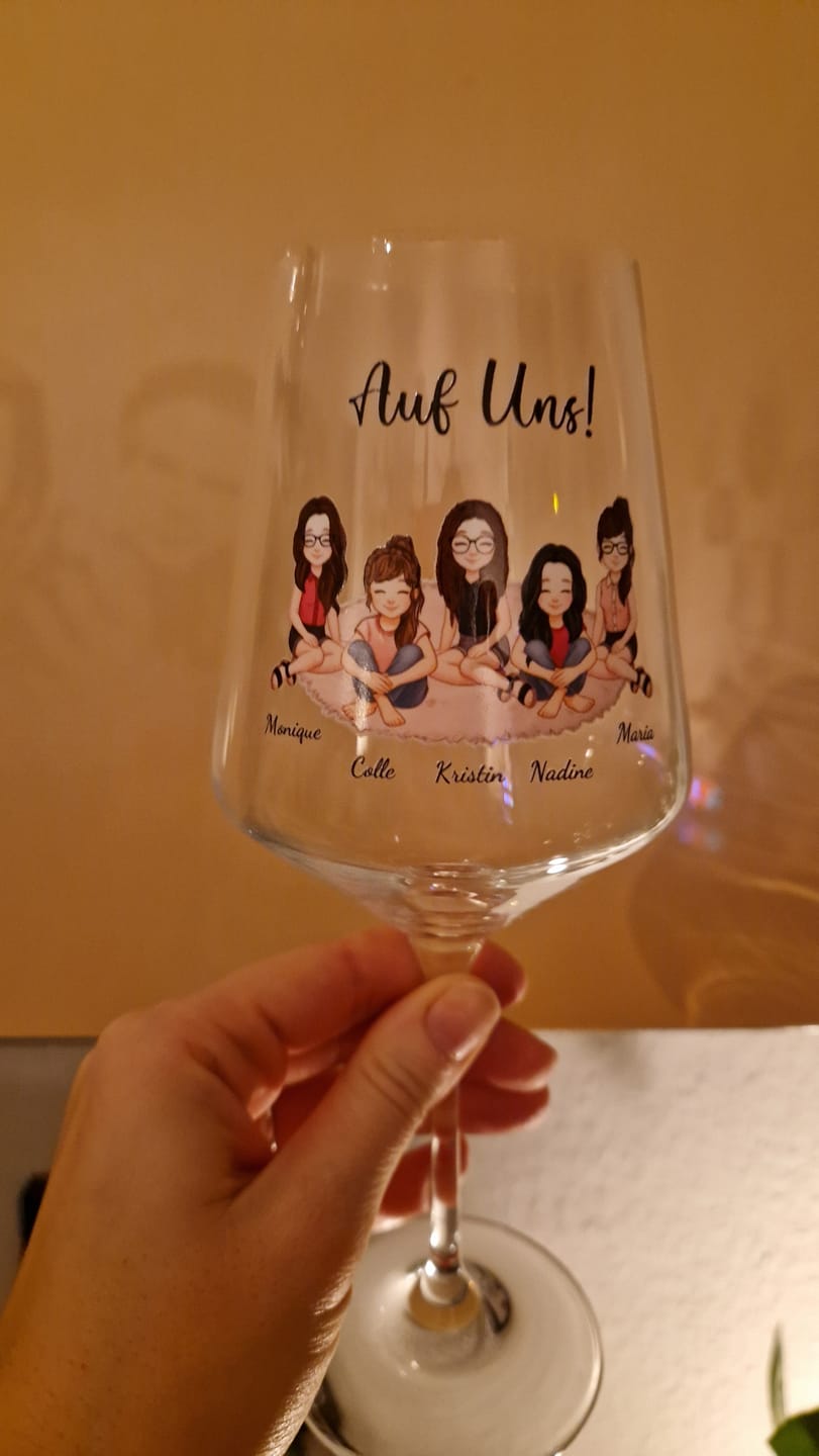 Customer photo review of Auf uns - Personalisiertes Weinglas für beste Freundinnen