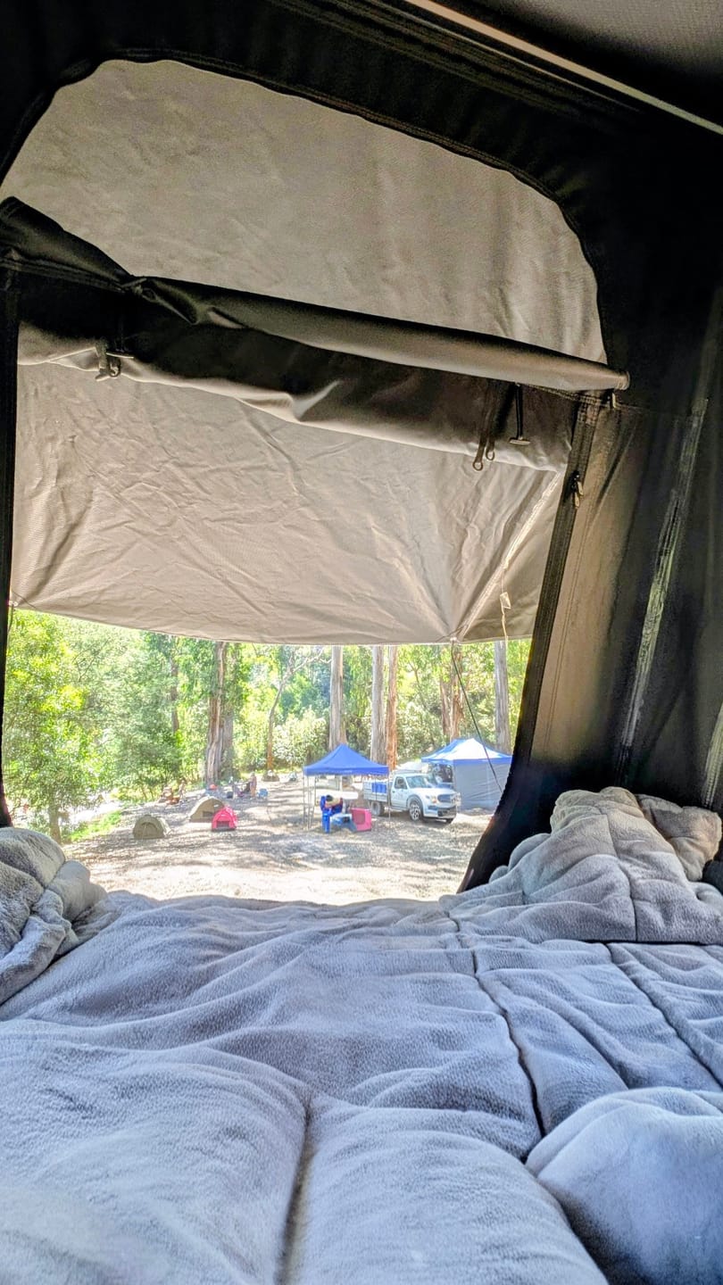 Customer photo review of Ultra Warm Comforter Blanket
