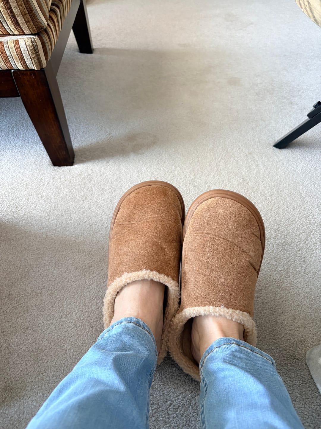 Customer photo review of Josy Timeless Plush Slippers