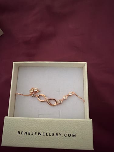 Customer photo review of Noelle Infinity Bracelet