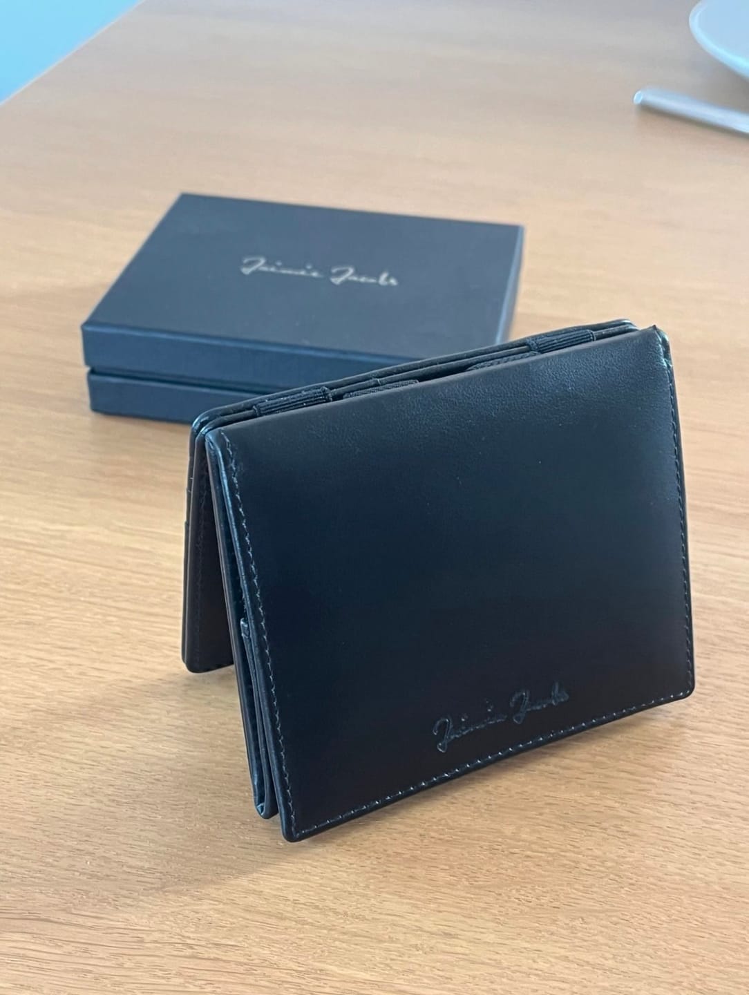 Customer photo review of Slimstar - slim wallet with large coin pocket
